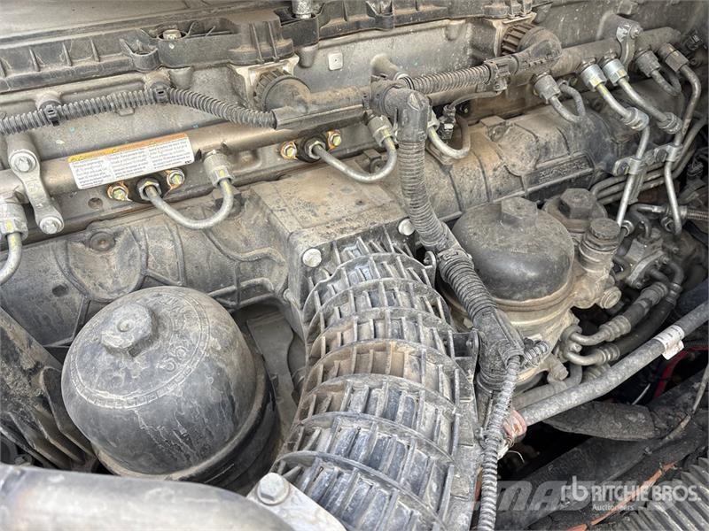 Freightliner 6x4 T/A Sleeper Truck Tractor 牵引车