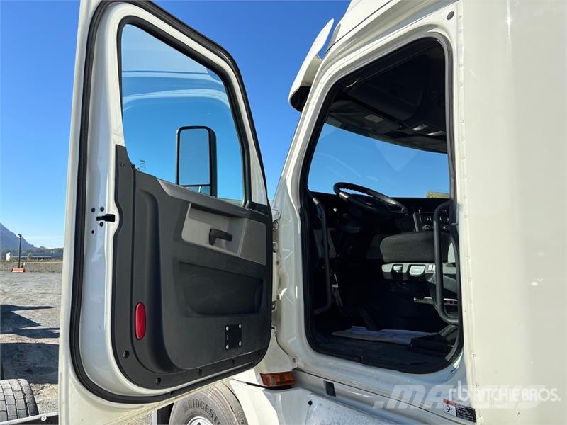 Freightliner Cascadia 126 Тягачі