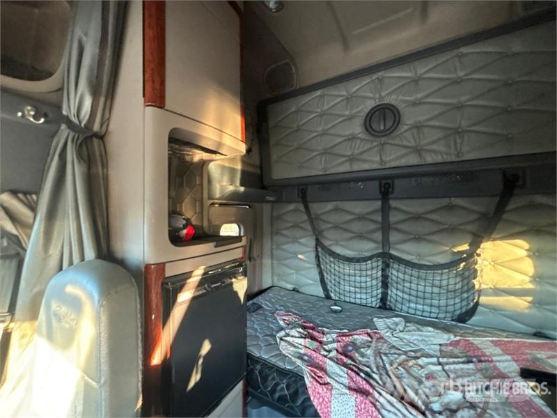 Freightliner Cascadia 125 6x4 T/A Sleeper Truck Tractor Sattelzugmaschinen