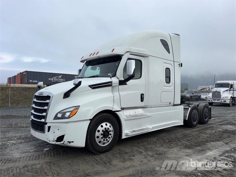 Freightliner Cascadia 126 6x4 T/A Sleeper Truck Tractor Ciągniki siodłowe
