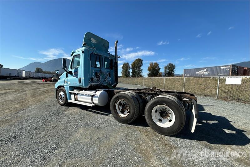 Freightliner Cascadia 125 Седельные тягачи
