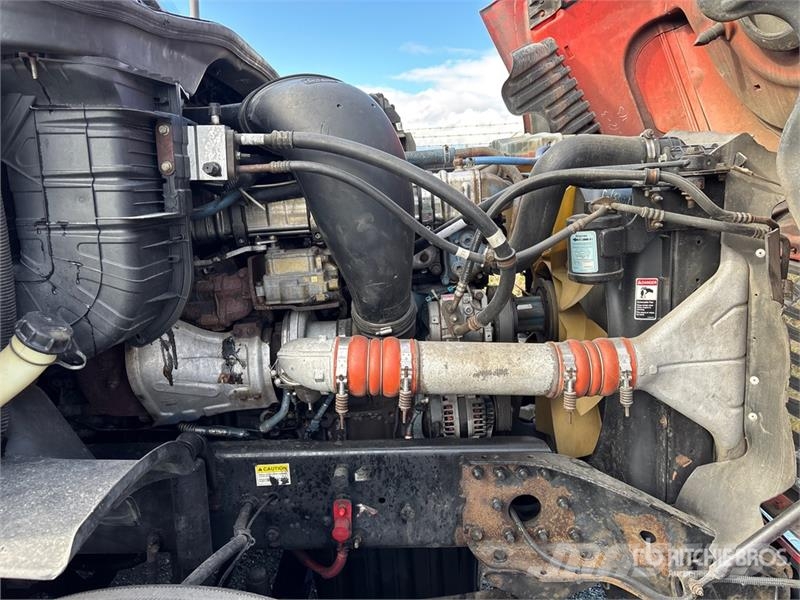 Freightliner Cascadia 125 6x4 T/A Sleeper Truck Tractor (Inoper Влекачи