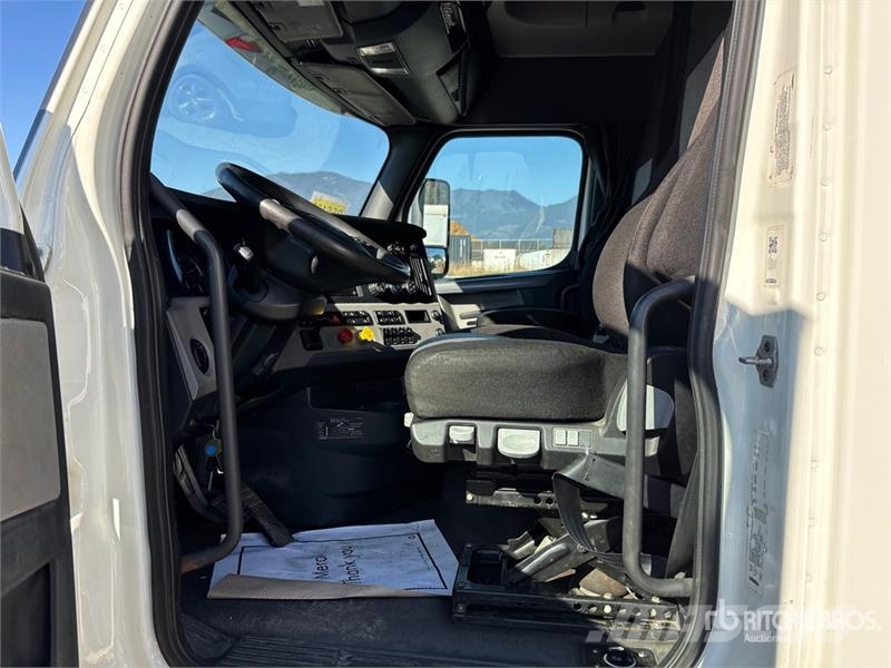 Freightliner Cascadia 126 Тягачі