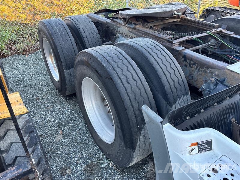 Freightliner Cascadia 125 6x4 T/A Sleeper Truck Tractor Sattelzugmaschinen
