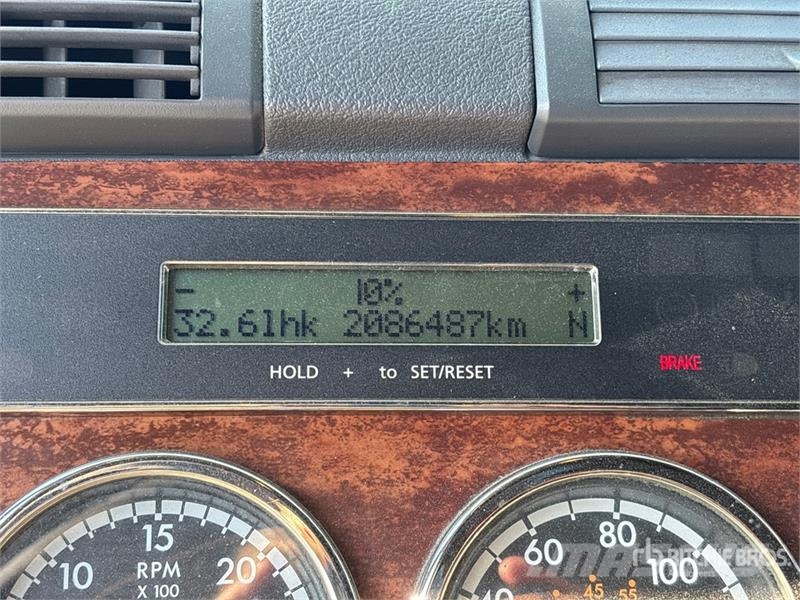 Freightliner Cascadia 125 6x4 T/A Sleeper Truck Tractor Sattelzugmaschinen