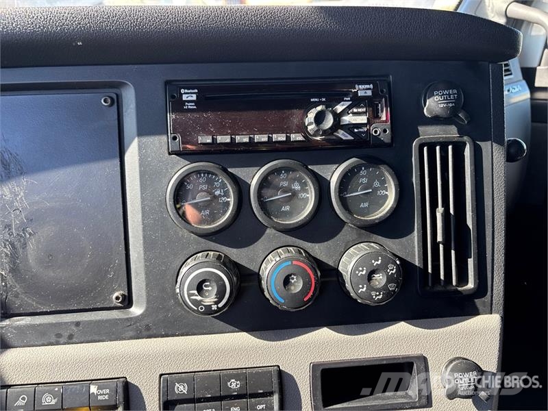 Freightliner Cascadia 126 Тягачі