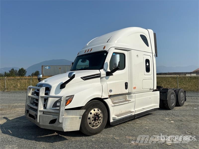 Freightliner Cascadia 126 6x4 T/A Sleeper Truck Tractor (Inoper Cabezas tractoras