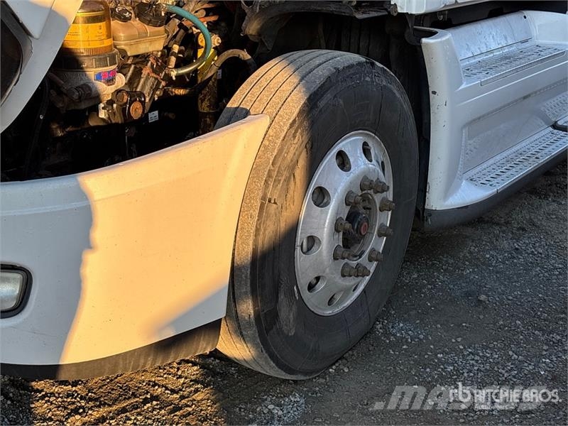 Freightliner Cascadia 125 6x4 T/A Sleeper Truck Tractor Sattelzugmaschinen