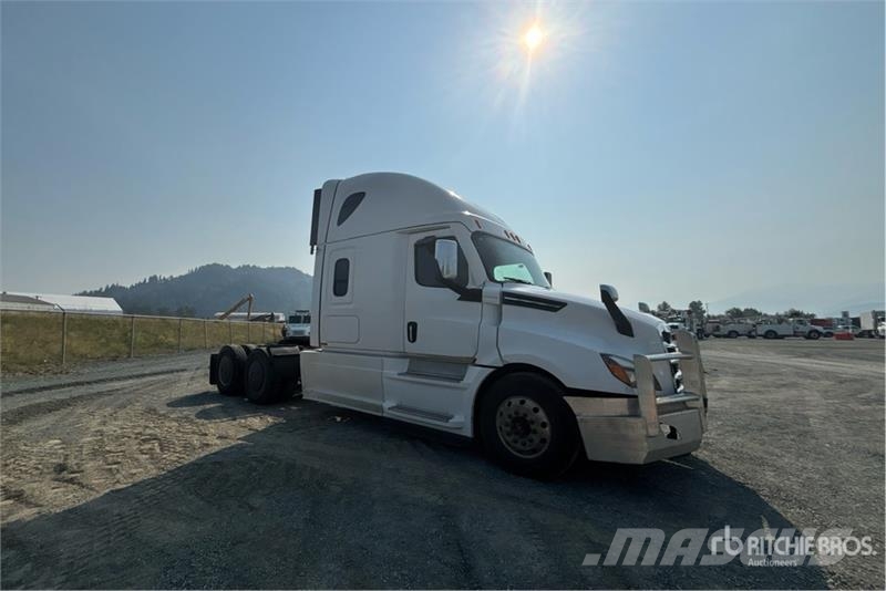 Freightliner Cascadia 126 6x4 T/A Sleeper Truck Tractor (Inoper Cabezas tractoras