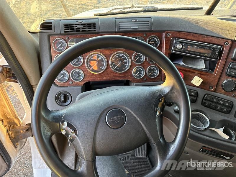 Freightliner Cascadia 125 6x4 T/A Sleeper Truck Tractor Sattelzugmaschinen