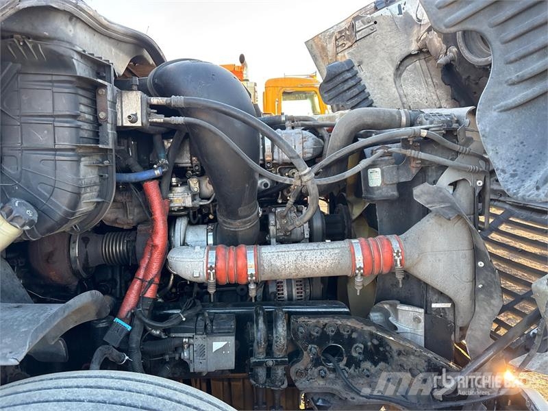 Freightliner Cascadia 125 6x4 T/A Sleeper Truck Tractor Sattelzugmaschinen