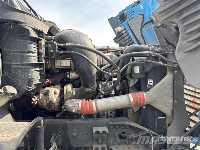 Freightliner Cascadia 6x4 T/A Sleeper Truck Tractor Nyergesvontatók