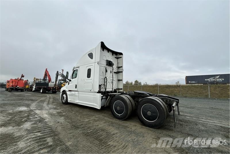 Freightliner Cascadia 126 6x4 T/A Sleeper Truck Tractor Ciągniki siodłowe