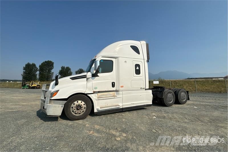 Freightliner Cascadia 126 6x4 T/A Sleeper Truck Tractor (Inoper Cabezas tractoras