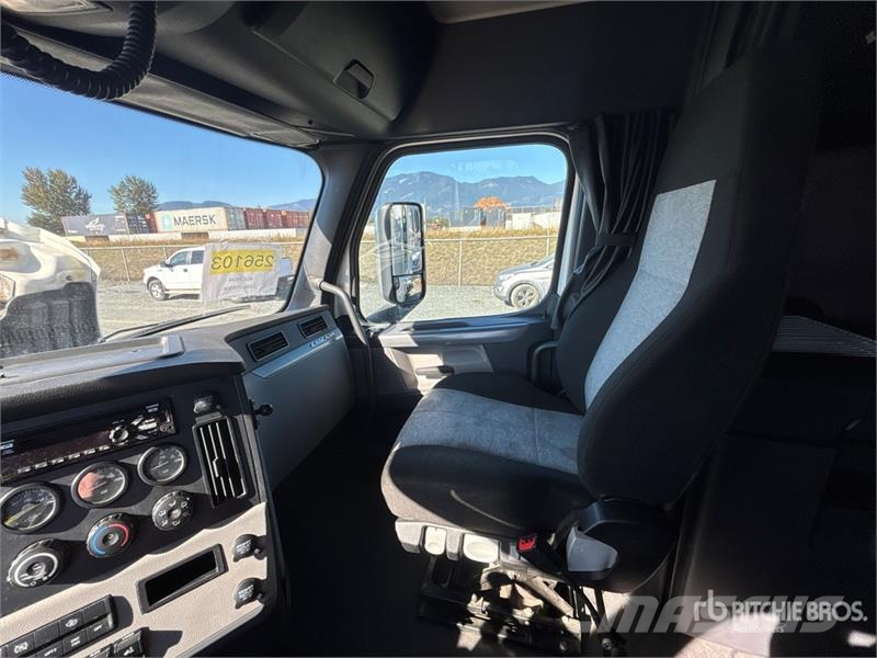 Freightliner Cascadia 126 Тягачі