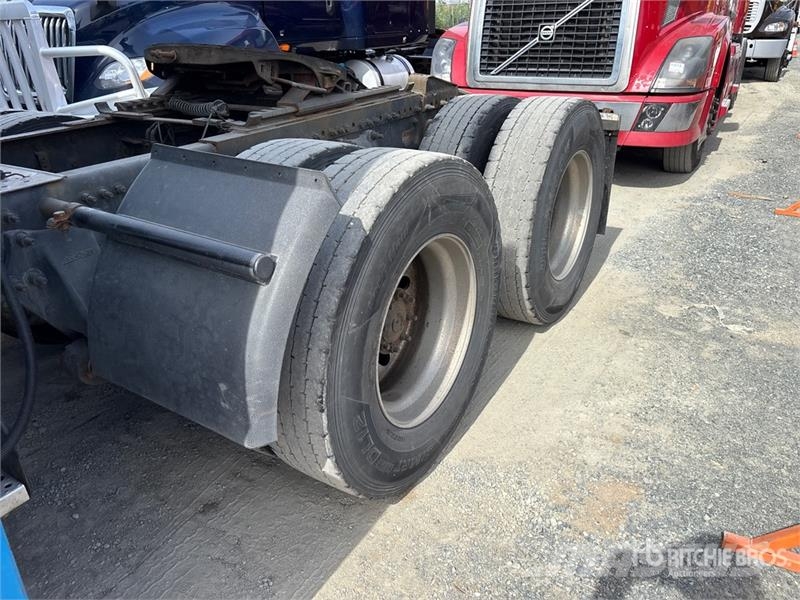 Freightliner Cascadia 6x4 T/A Sleeper Truck Tractor Nyergesvontatók