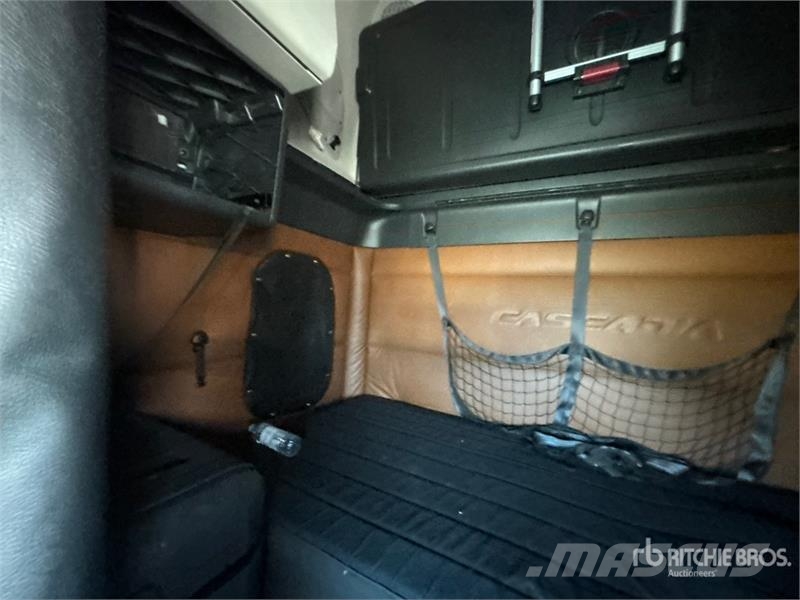 Freightliner Cascadia 126 6x4 T/A Sleeper Truck Tractor (Inoper Cabezas tractoras