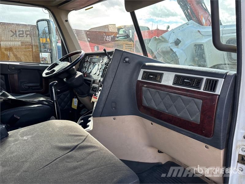 Freightliner Coronado 122 19380 L 8x6 Water Truck Tankvogne - vand