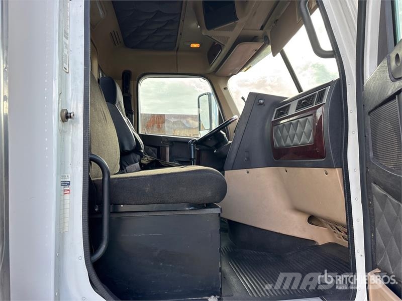 Freightliner Coronado 122 19380 L 8x6 Water Truck Tankvogne - vand