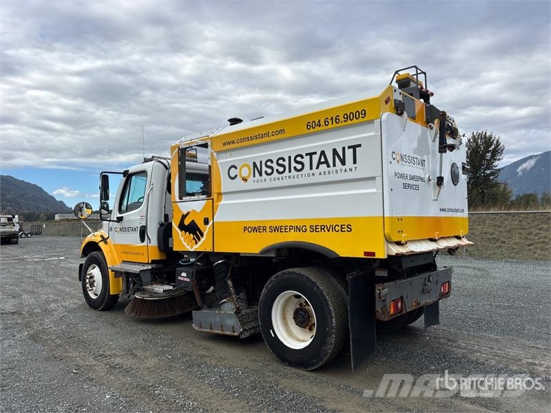 Freightliner Elgin Crosswind on  Freightliner M2 Sweeper Truck Lakaisuautot