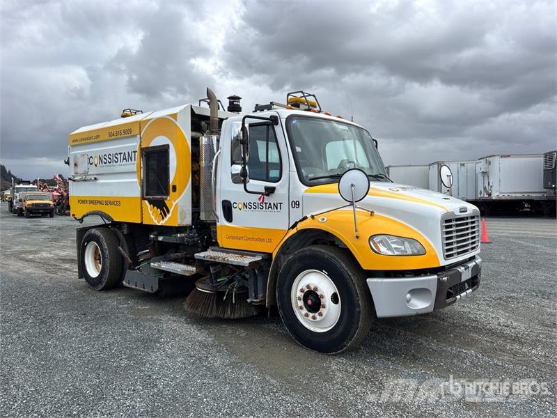 Freightliner Elgin Crosswind on  Freightliner M2 Sweeper Truck Lakaisuautot