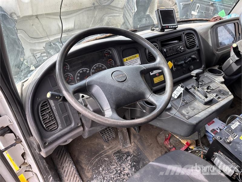 Freightliner Elgin Crosswind on Freightliner M2 Sweeper Truck Polovni kamioni za čišćenje