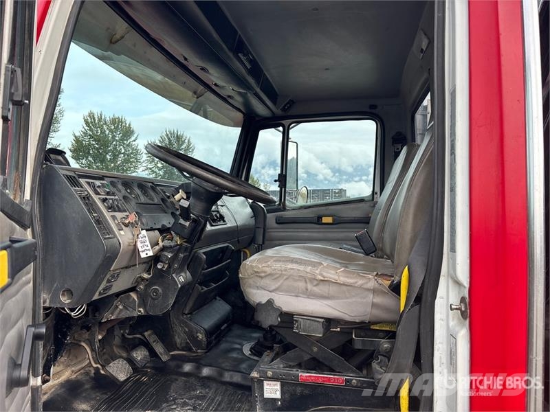 Freightliner FL 112 Kamioni sa kranom
