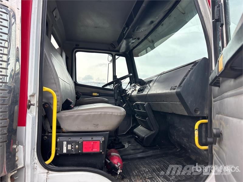 Freightliner FL 112 Kamioni sa kranom