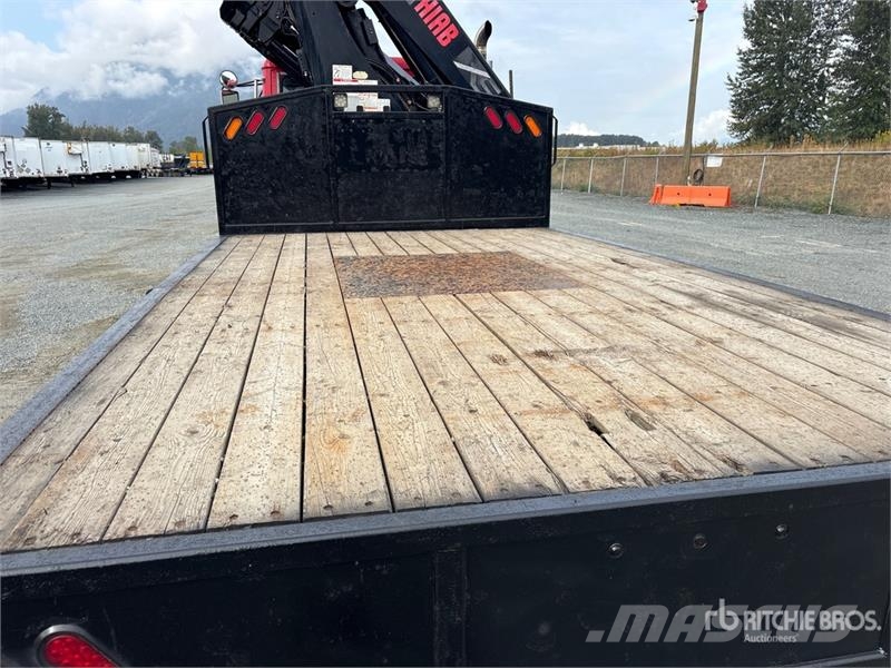 Freightliner FL 112 Kamioni sa kranom