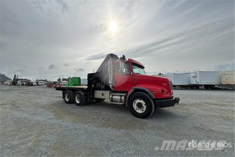 Freightliner FL 112 Camioane cu macara