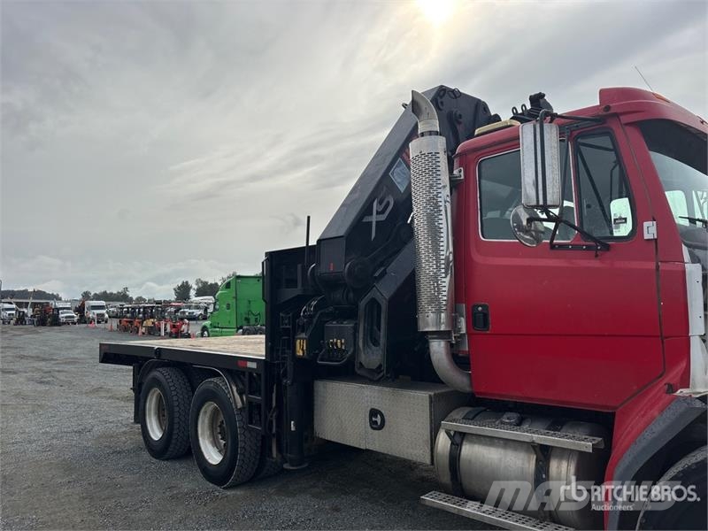 Freightliner FL 112 Kamioni sa kranom