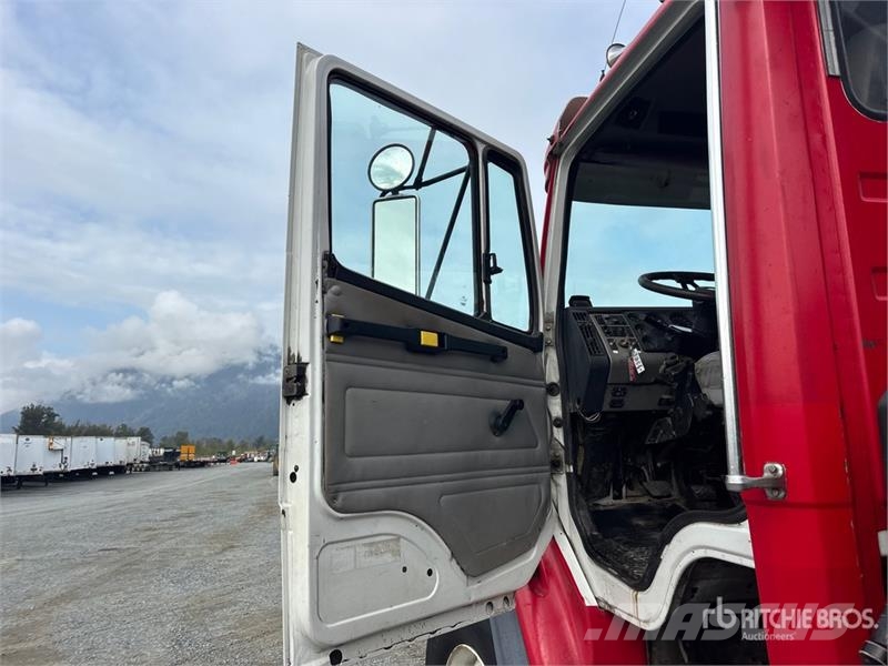 Freightliner FL 112 Kamioni sa kranom