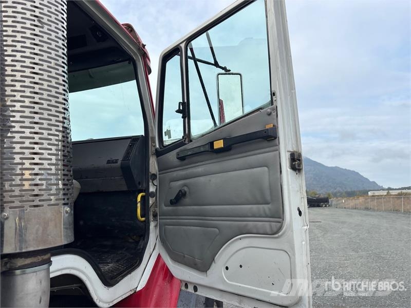 Freightliner FL 112 Kamioni sa kranom