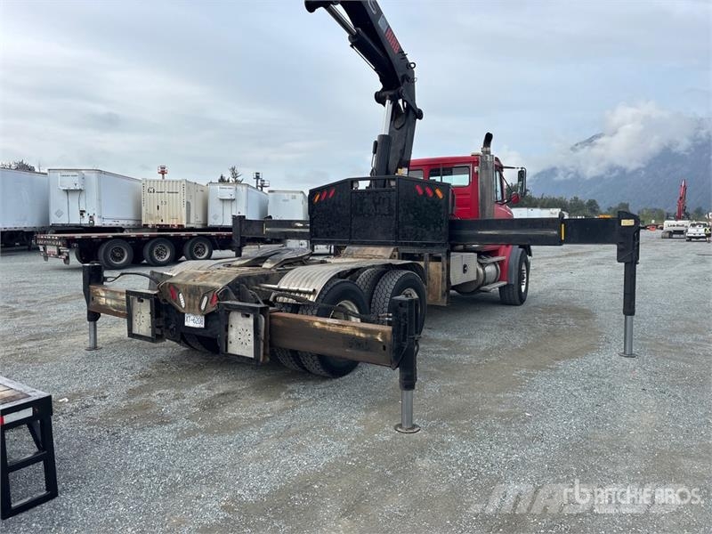 Freightliner FL 112 Kamioni sa kranom