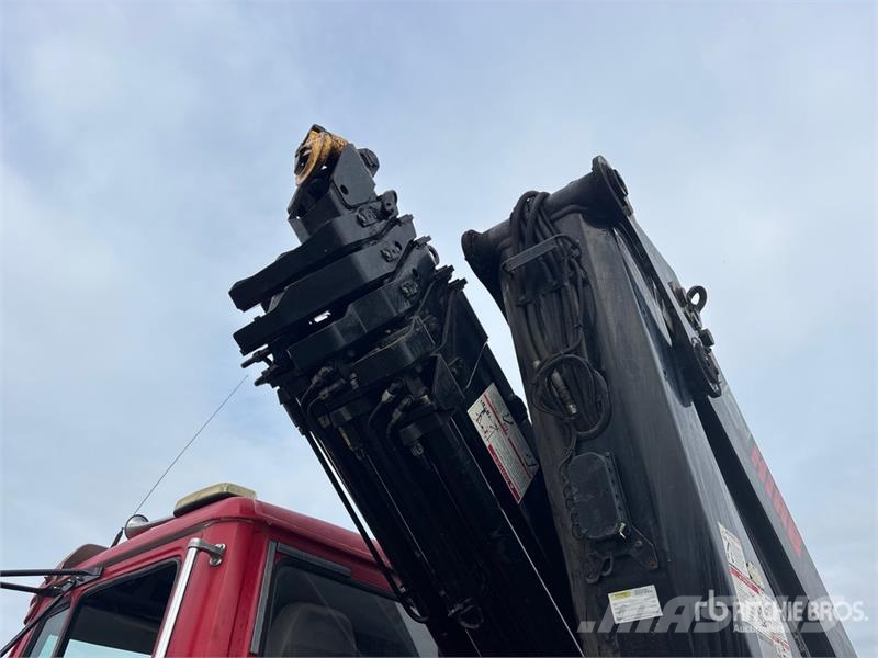 Freightliner FL 112 Kamioni sa kranom