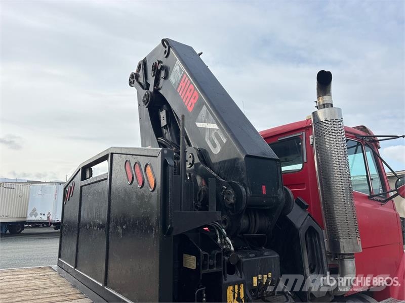 Freightliner FL 112 Kamioni sa kranom