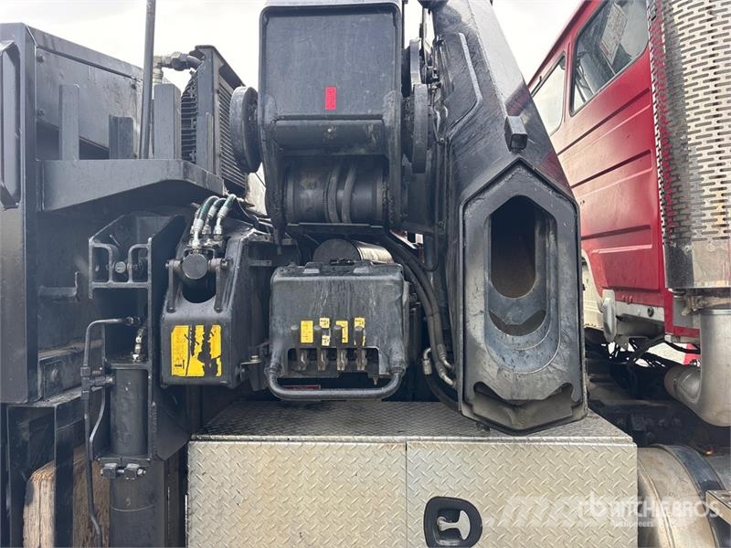 Freightliner FL 112 Kamioni sa kranom