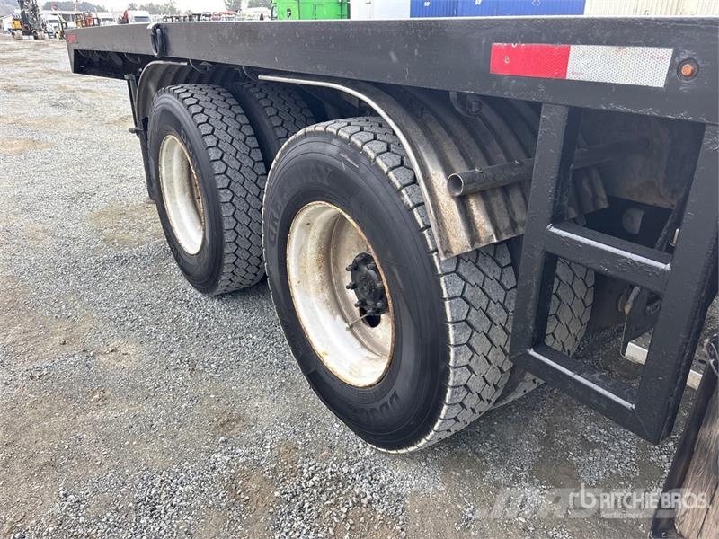 Freightliner FL 112 Kamioni sa kranom