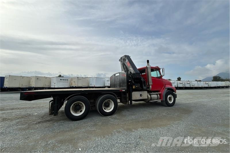 Freightliner FL 112 Camioane cu macara