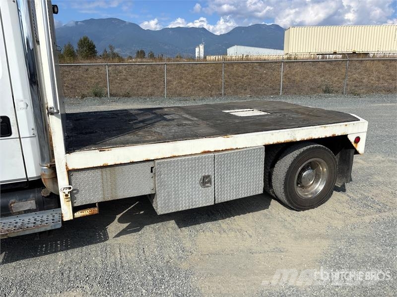 Freightliner FL 60 Грузовики-платформы/боковая разгрузка