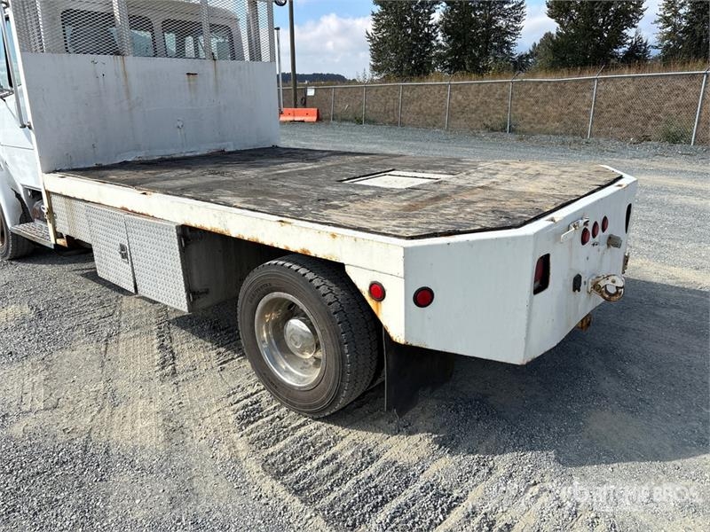 Freightliner FL 60 Грузовики-платформы/боковая разгрузка