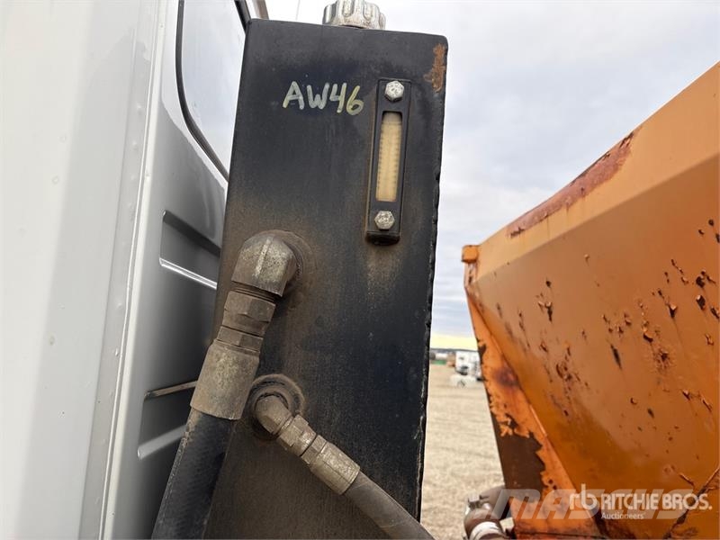 Freightliner FL80 4x2 S/A Sanding Truck Drugi tovornjaki
