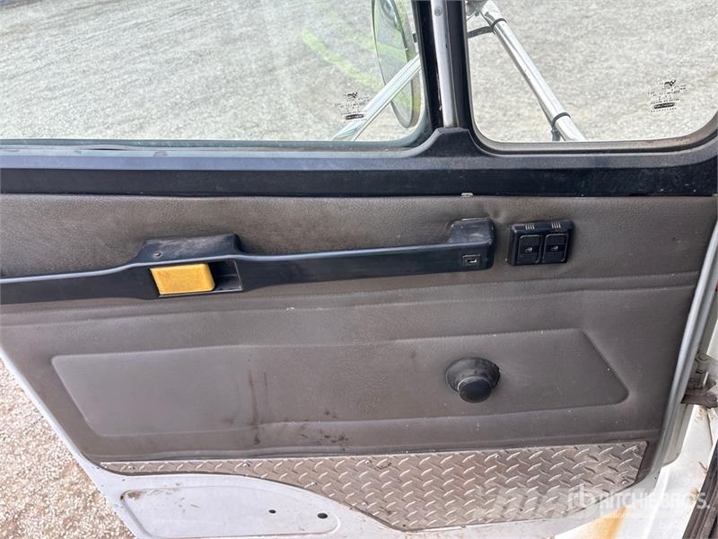 Freightliner FL80 4x2 S/A Sanding Truck Drugi tovornjaki