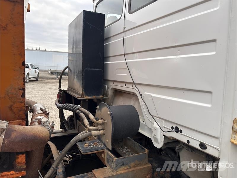 Freightliner FL80 4x2 S/A Sanding Truck Drugi tovornjaki