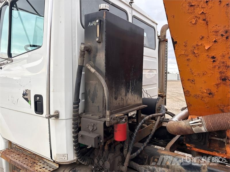 Freightliner FL80 4x2 S/A Sanding Truck Drugi tovornjaki