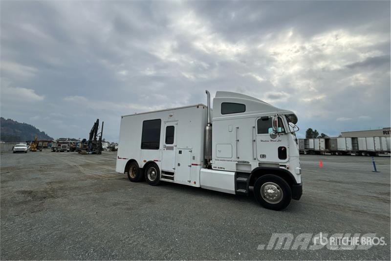 Freightliner FLA086 6x4 Movie Cast Truck Autre camion