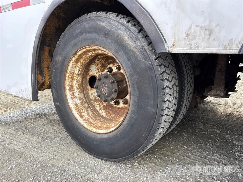 Freightliner FLA086 6x4 Movie Cast Truck Autre camion