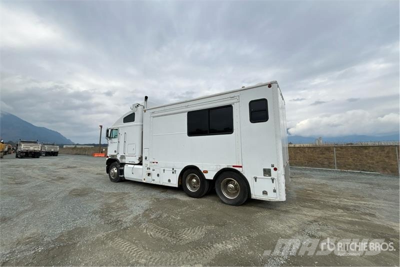 Freightliner FLA086 6x4 Movie Cast Truck Autre camion