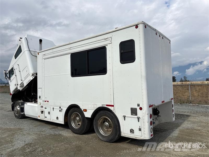 Freightliner FLA086 6x4 Movie Cast Truck Autre camion