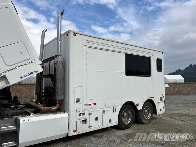 Freightliner FLA086 6x4 Movie Cast Truck Autre camion